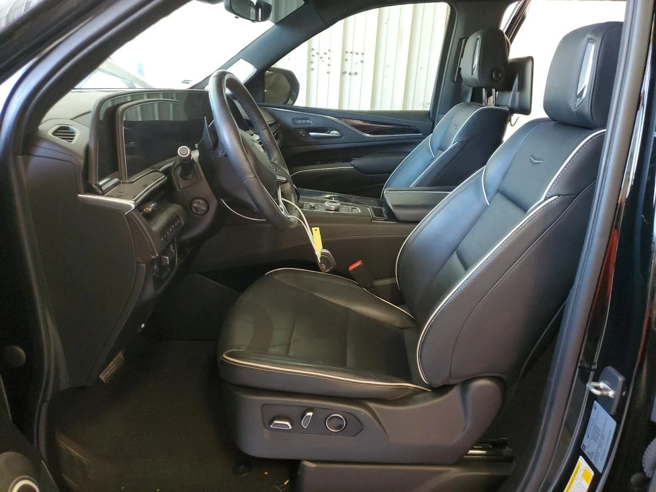 Cadillac Escalade  - изображение 7