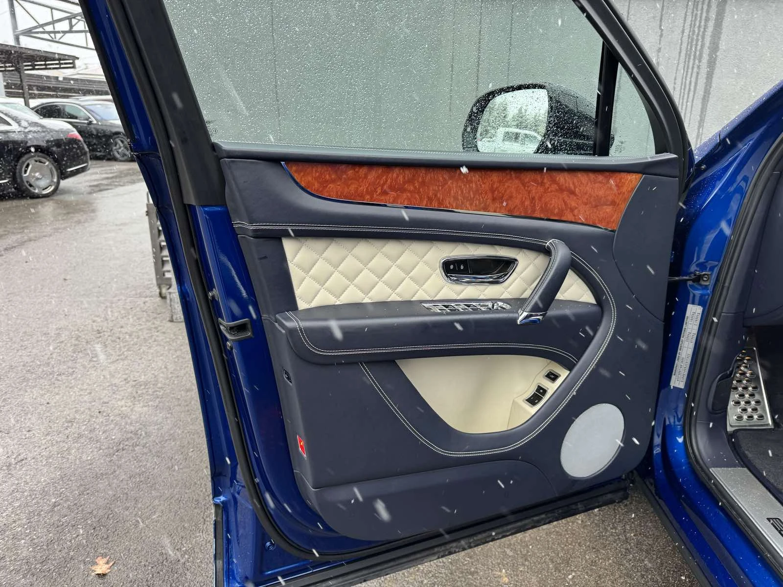 Bentley Bentayga 4.0L V8 - изображение 8