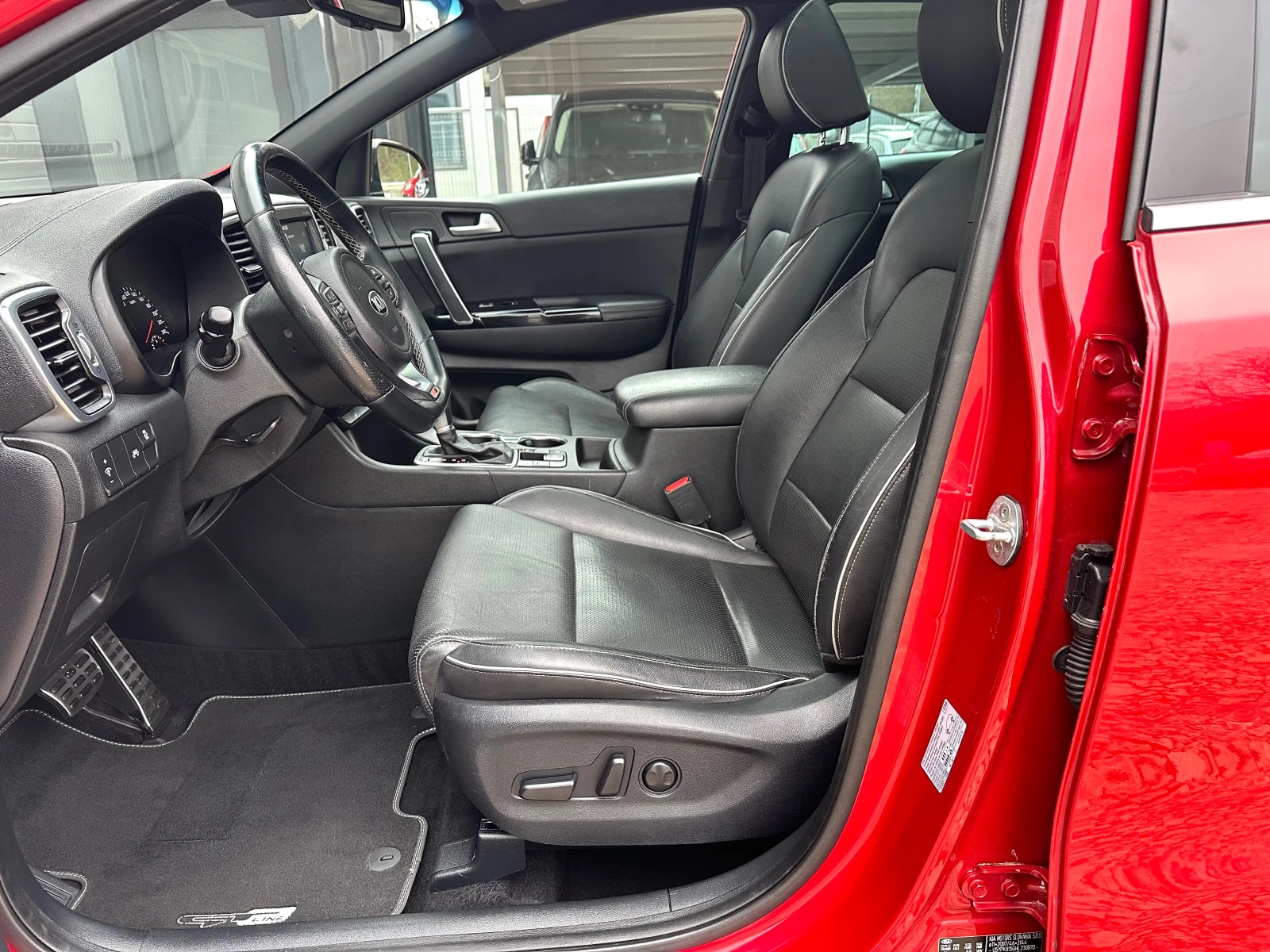 Kia Sportage 1.7CRDI GT-line 141 кс ЛЕД ПАНОРАМА ПОДГРЕВ КАМЕРА - изображение 9