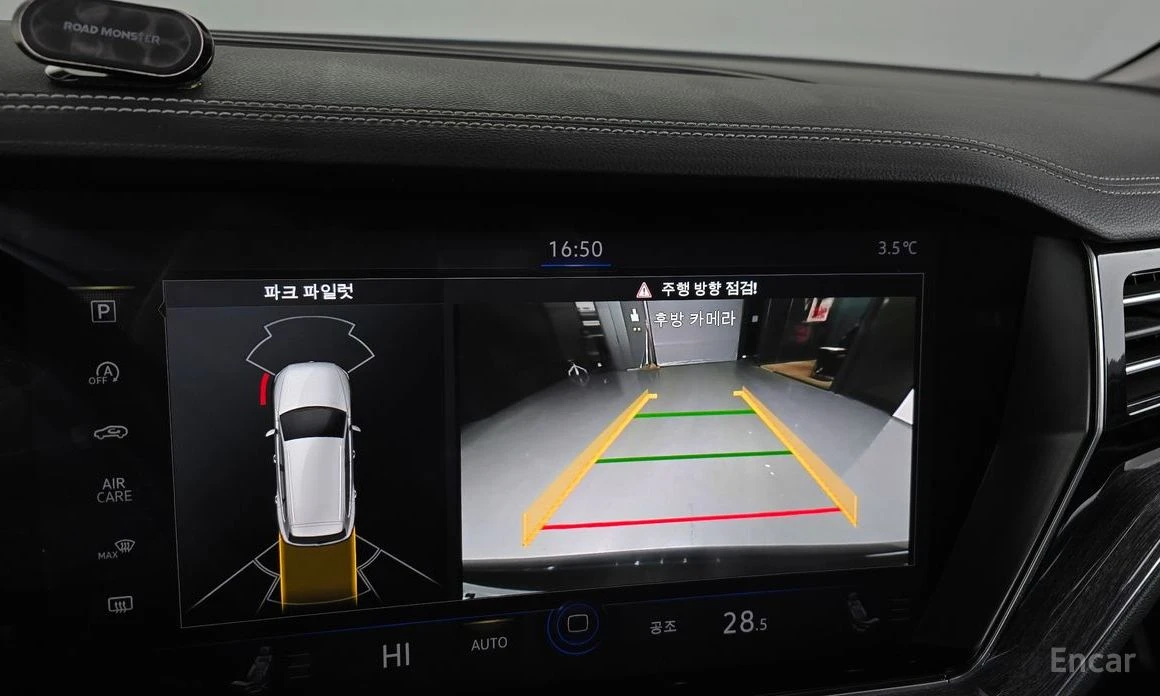 VW Touareg PREMIUM* 3.0TDI* ДИГ* ТАБЛО* ПАНО* КАМЕРИ* 360* , снимка 14 - Автомобили и джипове - 54073123