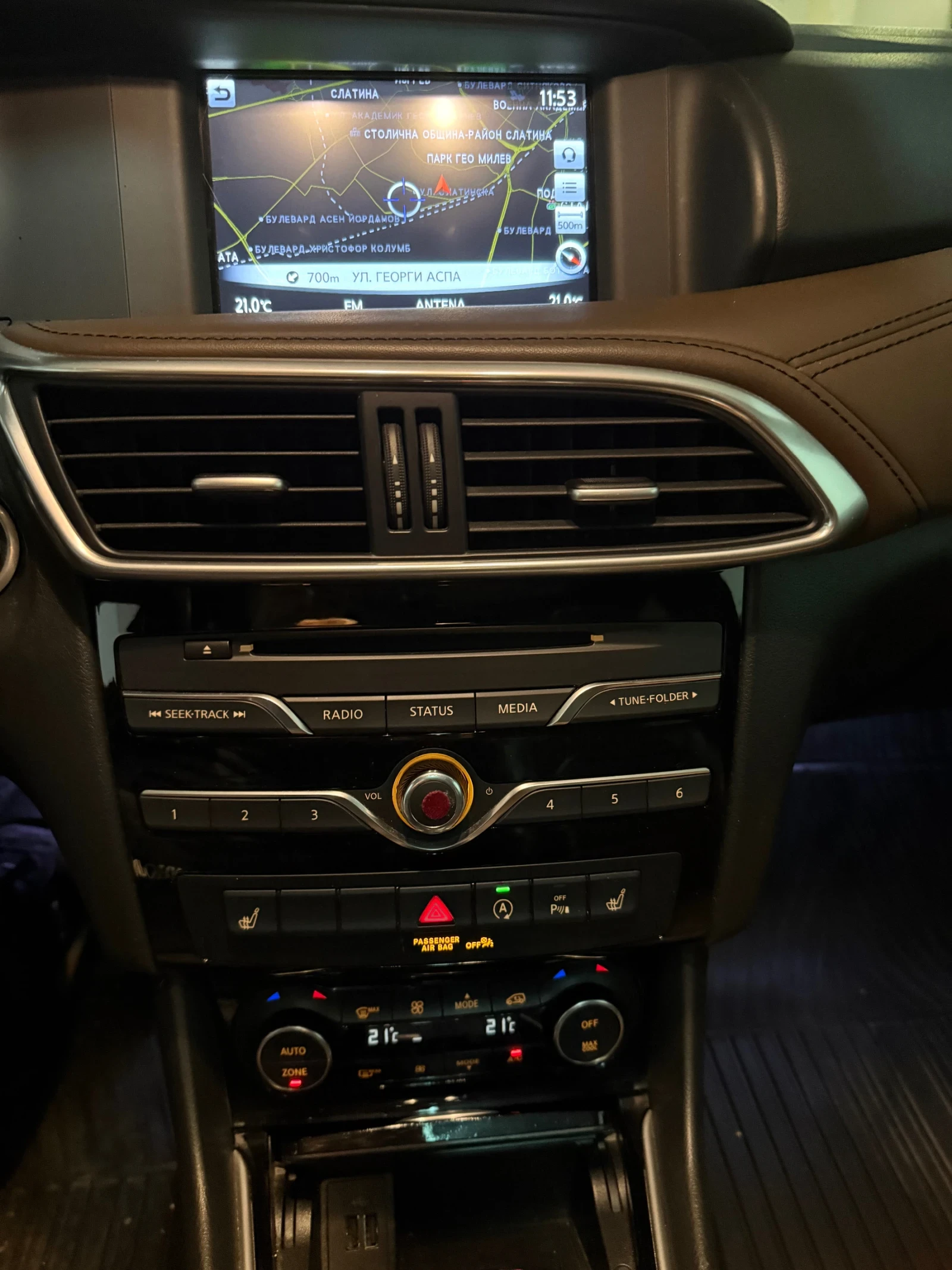 Infiniti QX30 2.2d 170к.с. PREMIUM TECH AND FULL Service history, снимка 11 - Автомобили и джипове - 54137405