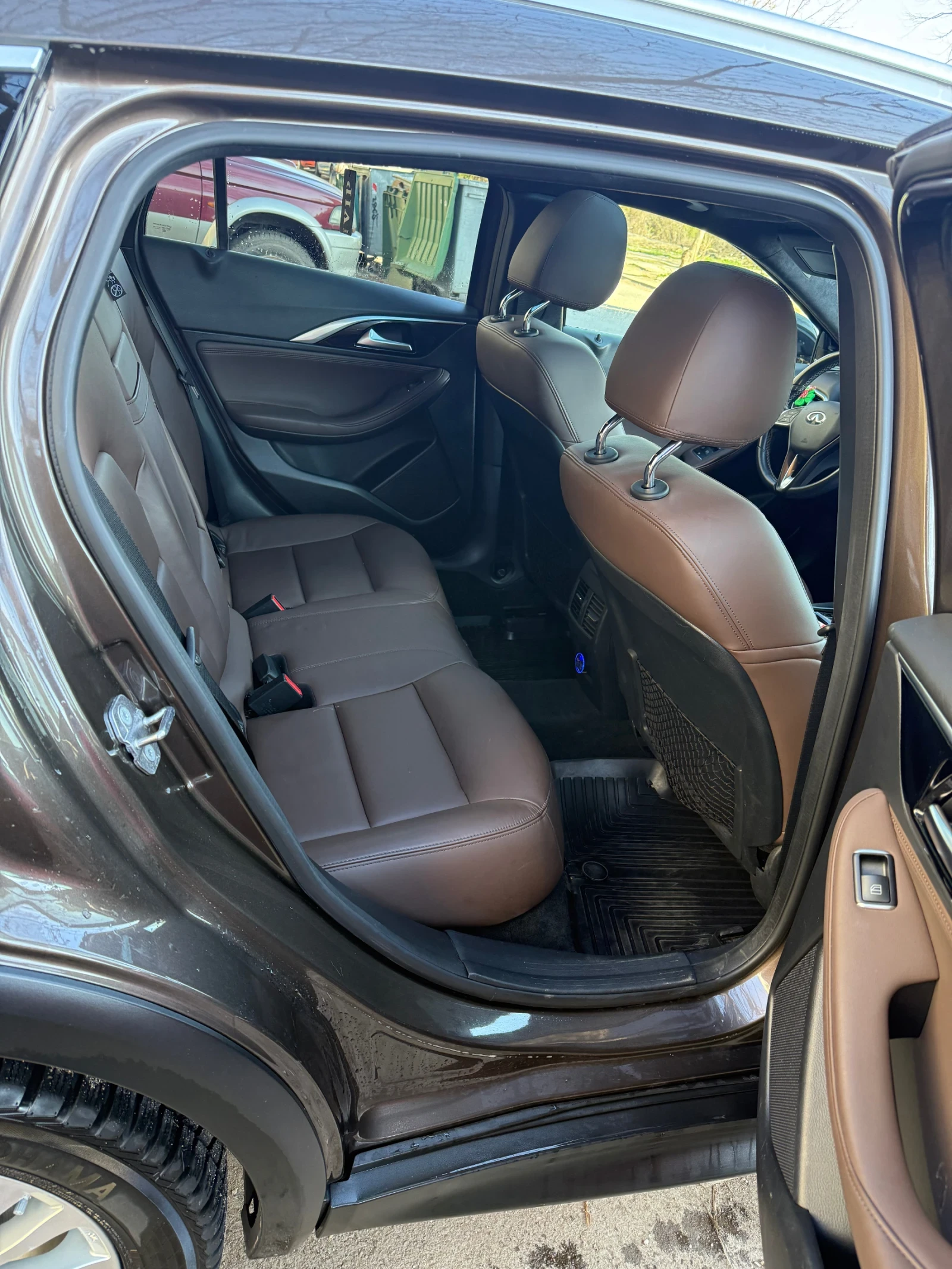 Infiniti QX30 2.2d 170к.с. PREMIUM TECH AND FULL Service history, снимка 7 - Автомобили и джипове - 54137405