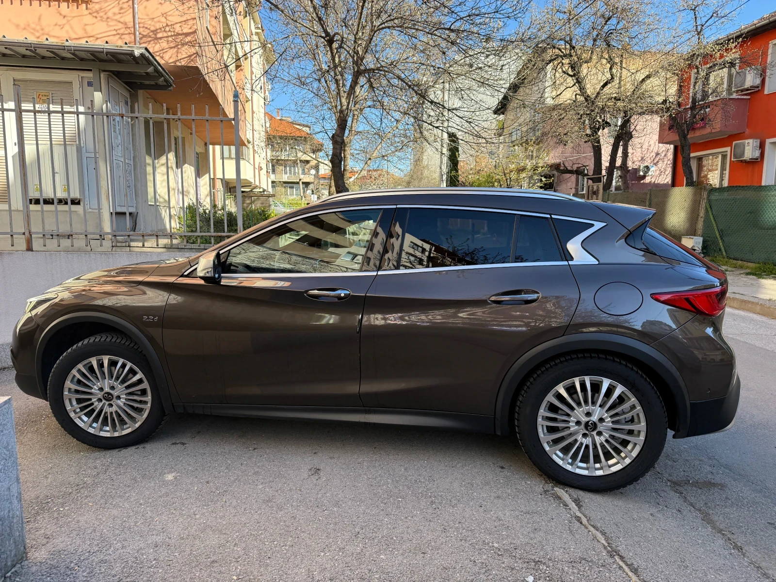 Infiniti QX30 2.2d 170к.с. PREMIUM TECH AND FULL Service history, снимка 5 - Автомобили и джипове - 54137405