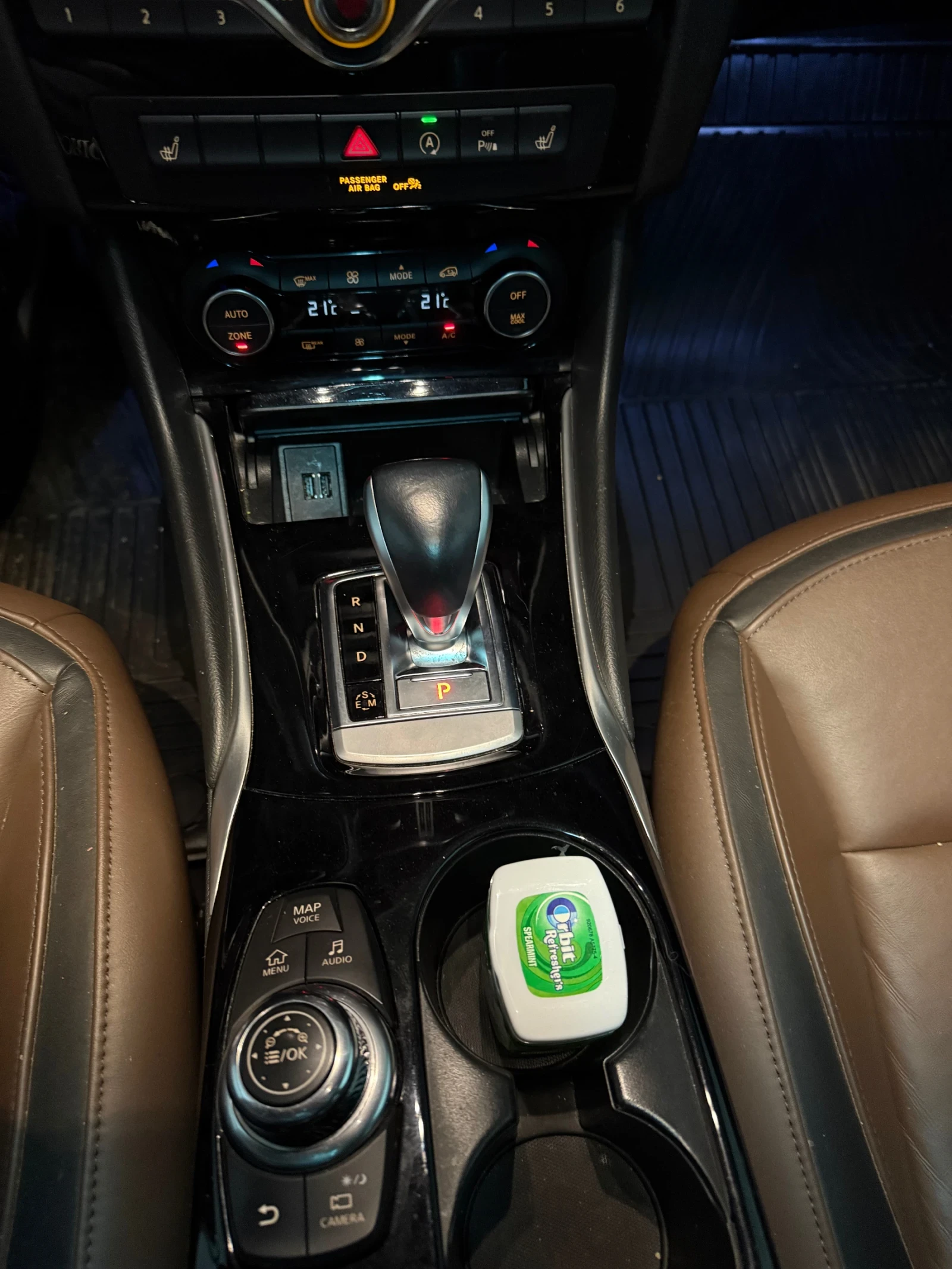 Infiniti QX30 2.2d 170к.с. PREMIUM TECH AND FULL Service history, снимка 12 - Автомобили и джипове - 54137405