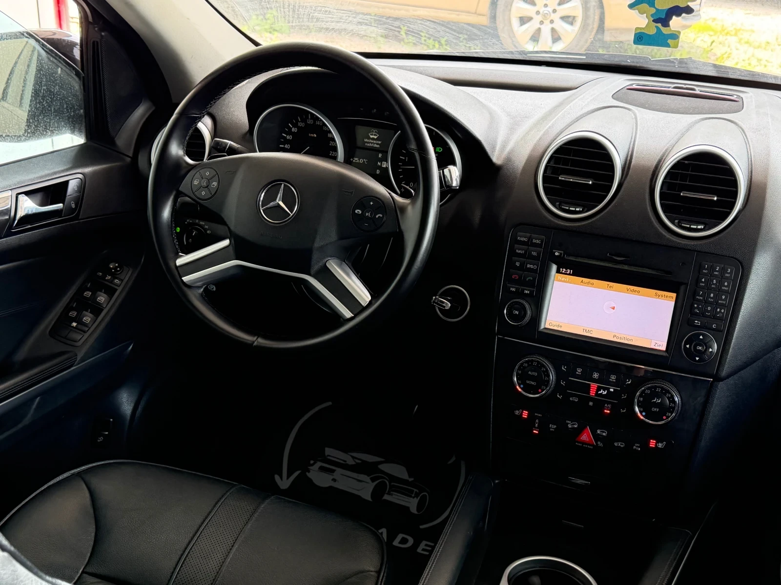 Mercedes-Benz ML 350 FACELIFT/СТЕПЕНКИ/4xПодгреви/Ел.Багажник/НОВИ ГУМИ, снимка 16 - Автомобили и джипове - 54821305