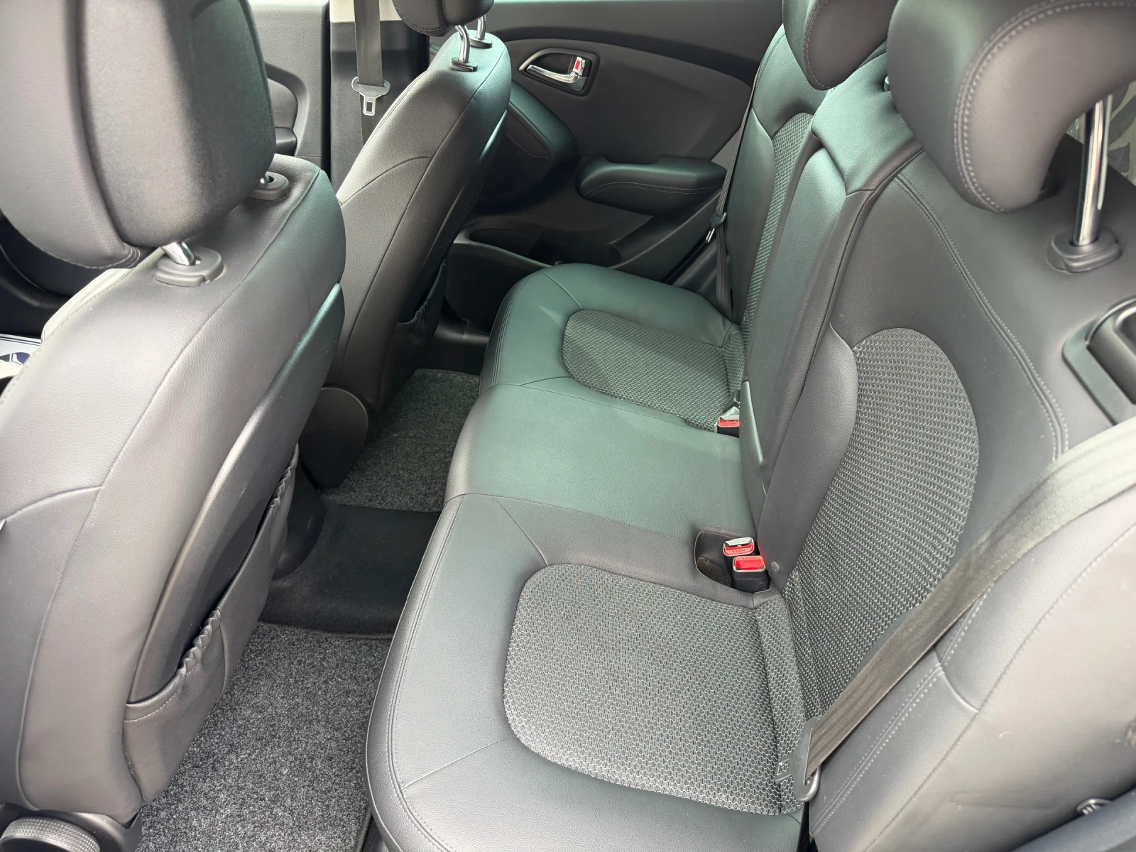 Hyundai IX35 2.0* 4x4* АВТОМАТИК* КОЖА* , снимка 9 - Автомобили и джипове - 54945023