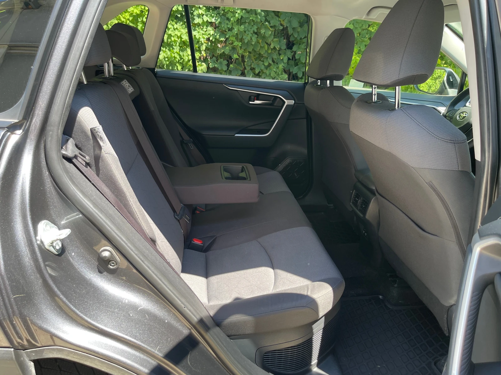 Toyota Rav4 2.5 HYBRID!!!, снимка 14 - Автомобили и джипове - 54981682