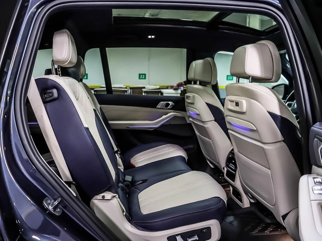 BMW X7 40i* M SPORT* INDIVIDUAL* SOFT CLOSE* КРАЙНА ЦЕНА, снимка 15 - Автомобили и джипове - 55587588