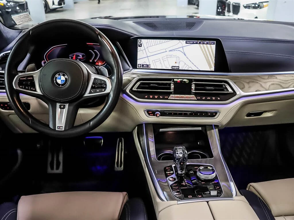 BMW X7 40i* M SPORT* INDIVIDUAL* SOFT CLOSE* КРАЙНА ЦЕНА, снимка 10 - Автомобили и джипове - 55587588