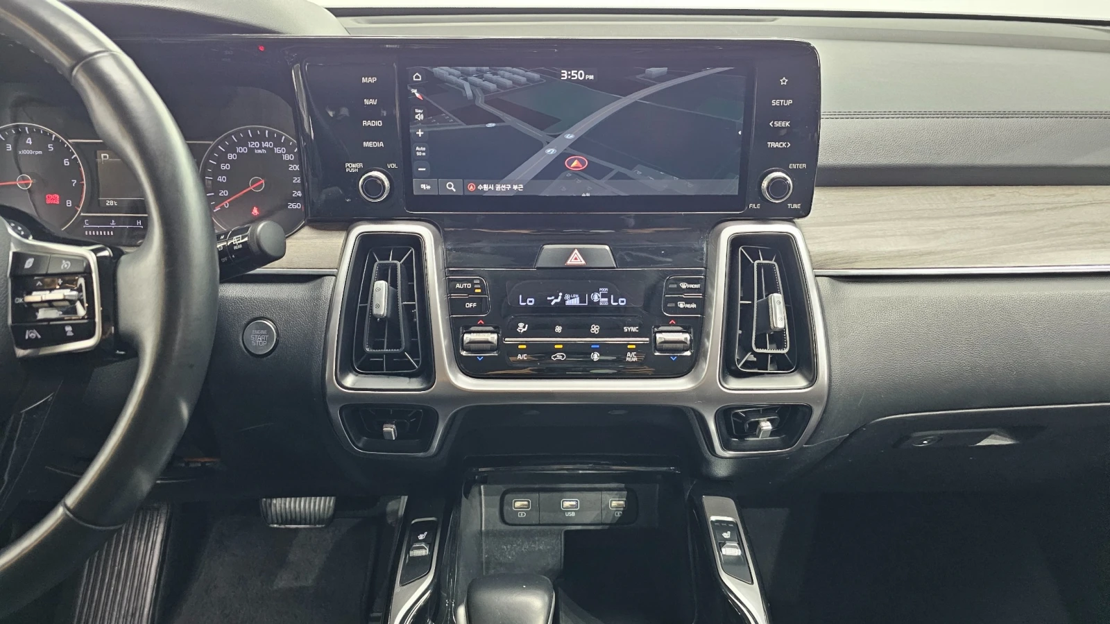 Kia Sorento 2.5 T 2WD Trendy, снимка 13 - Автомобили и джипове - 56103515