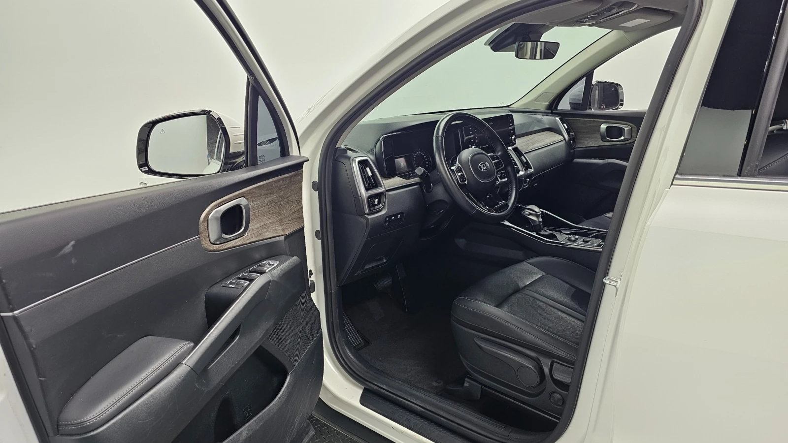 Kia Sorento 2.5 T 2WD Trendy, снимка 9 - Автомобили и джипове - 56103515