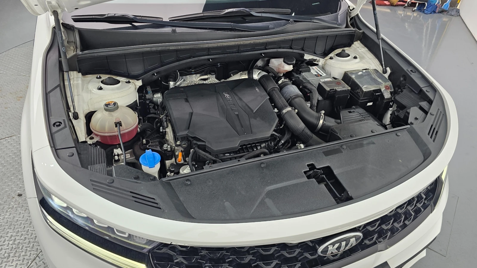 Kia Sorento 2.5 T 2WD Trendy, снимка 5 - Автомобили и джипове - 56103515