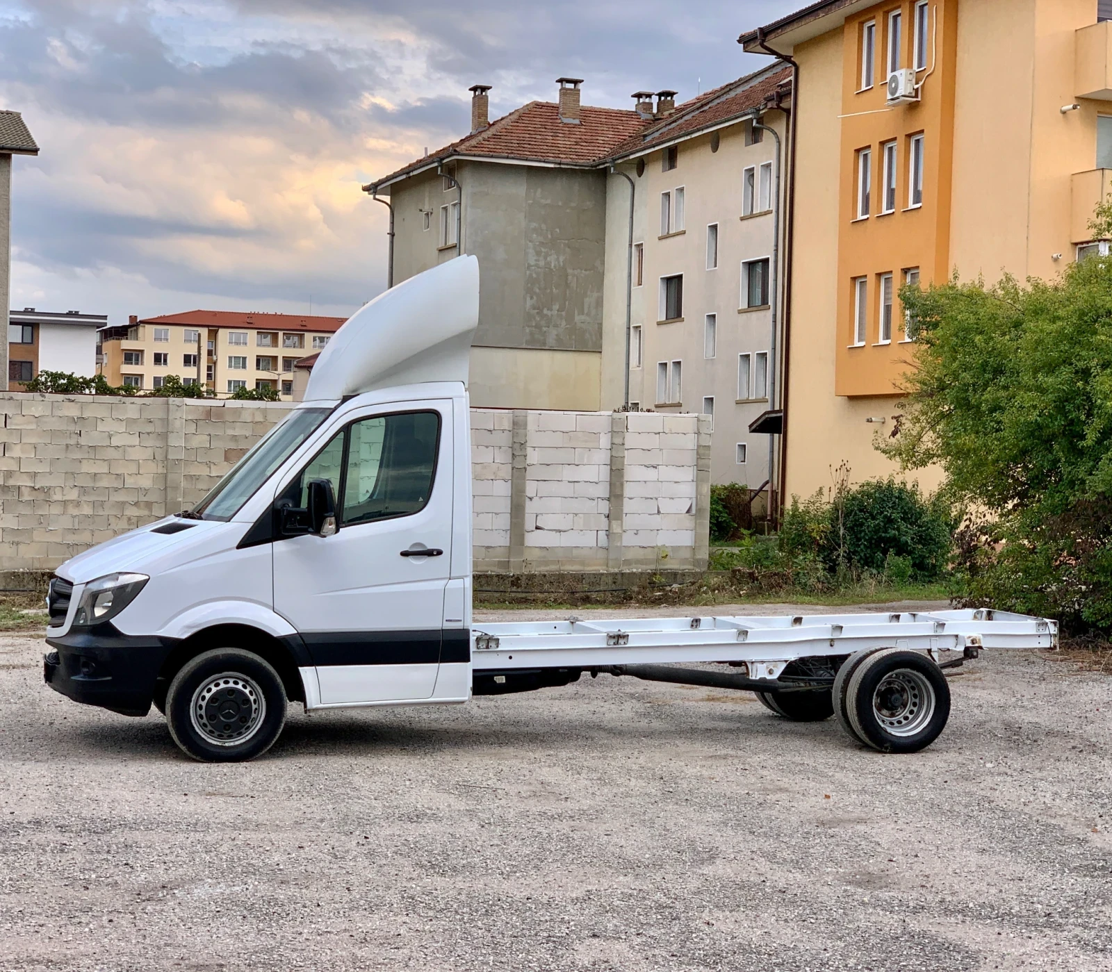 Mercedes-Benz Sprinter 4.30м. МЕЖДУОСИЕ* EURO 6* FACELIFT* ТОП СЪСТОЯНИЕ, снимка 4 - Бусове и автобуси - 53896325