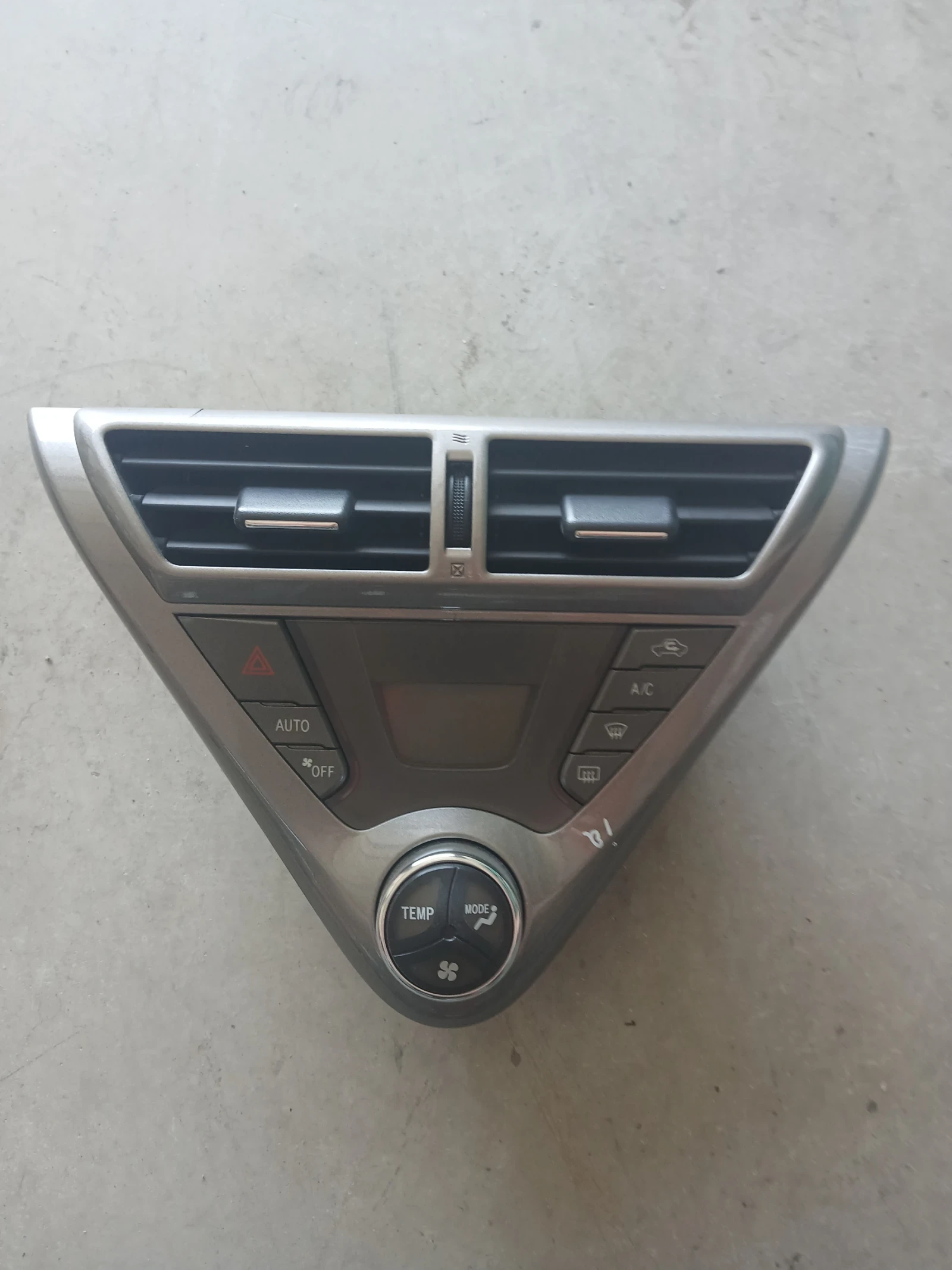 55900-74010 управление климатроник Toyota IQ