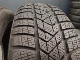 Гуми Зимни 205/60R17, снимка 1 - Гуми и джанти - 46987997