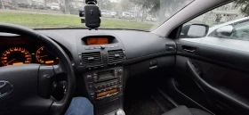 Toyota Avensis бензин/газ, снимка 9
