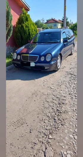 Mercedes-Benz E 320, снимка 1