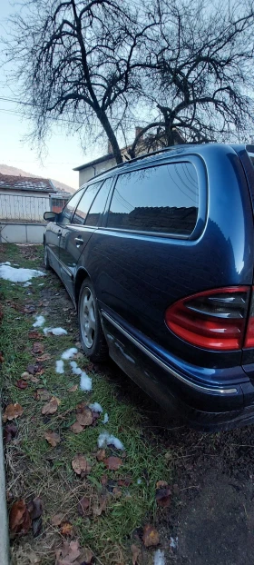 Mercedes-Benz E 320, снимка 4