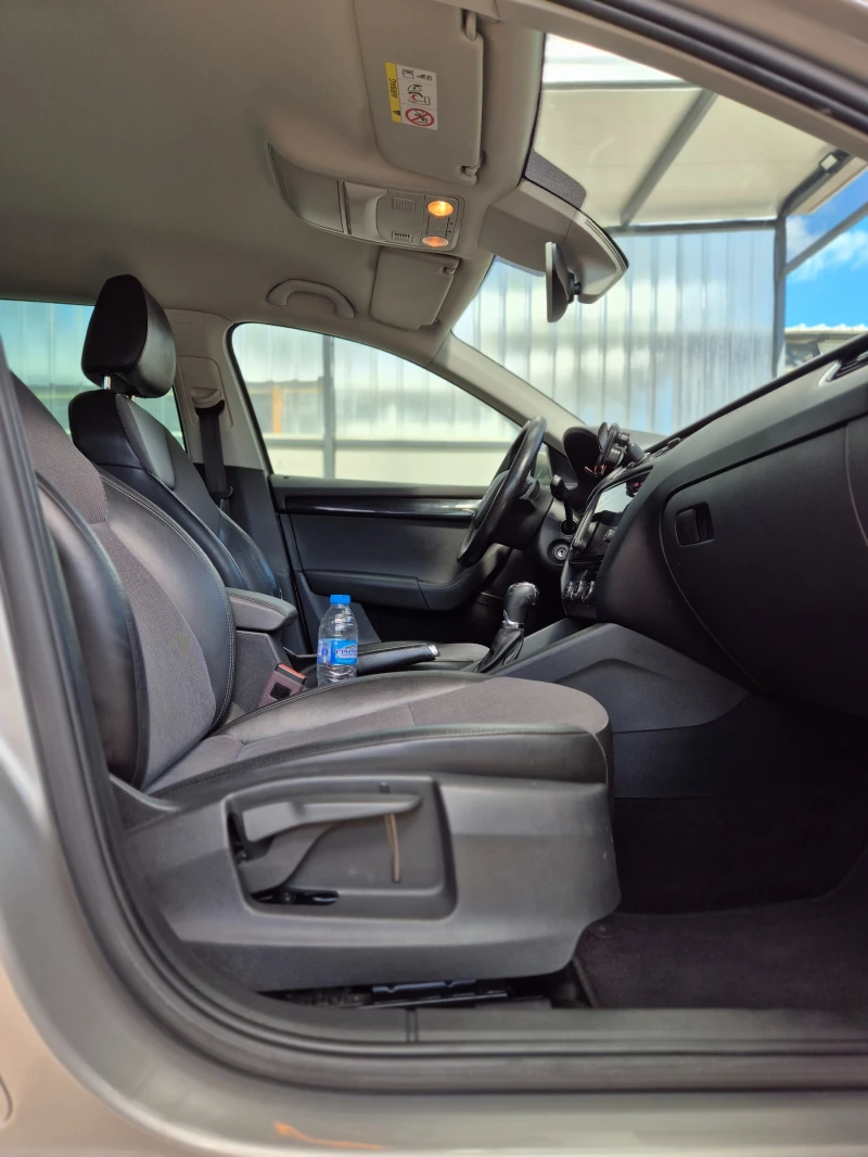 Skoda Octavia 2.0TDI, 6 DSG, снимка 5 - Автомобили и джипове - 52010766