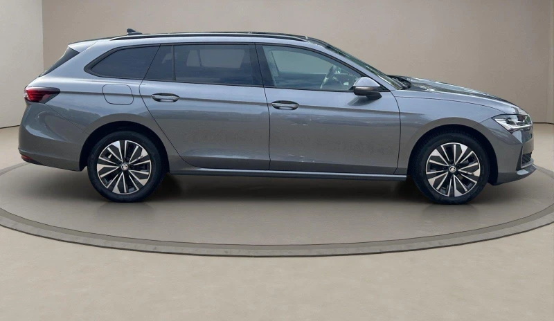 Skoda Superb 2.0TDI* DISTR* PANO* HEAD-UP* LED* , снимка 3 - Автомобили и джипове - 52454709