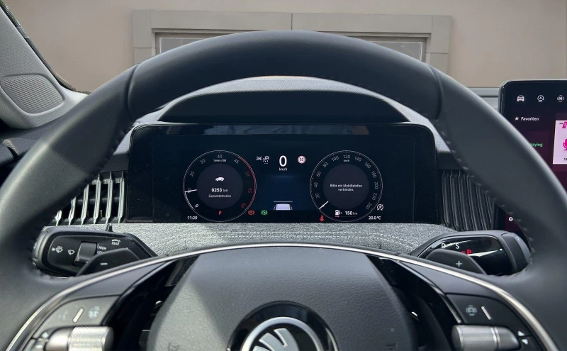 Skoda Superb 2.0TDI* DISTR* PANO* HEAD-UP* LED* , снимка 7 - Автомобили и джипове - 52454709