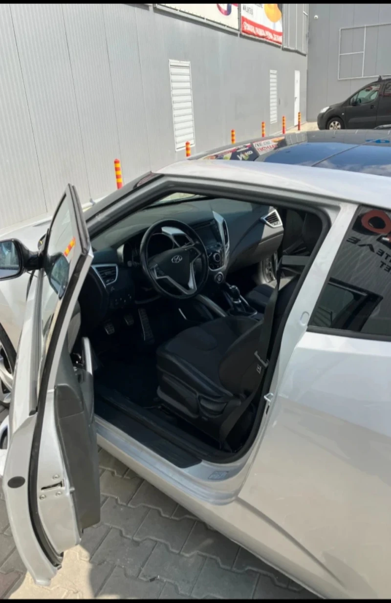 Hyundai Veloster , снимка 6 - Автомобили и джипове - 53406428