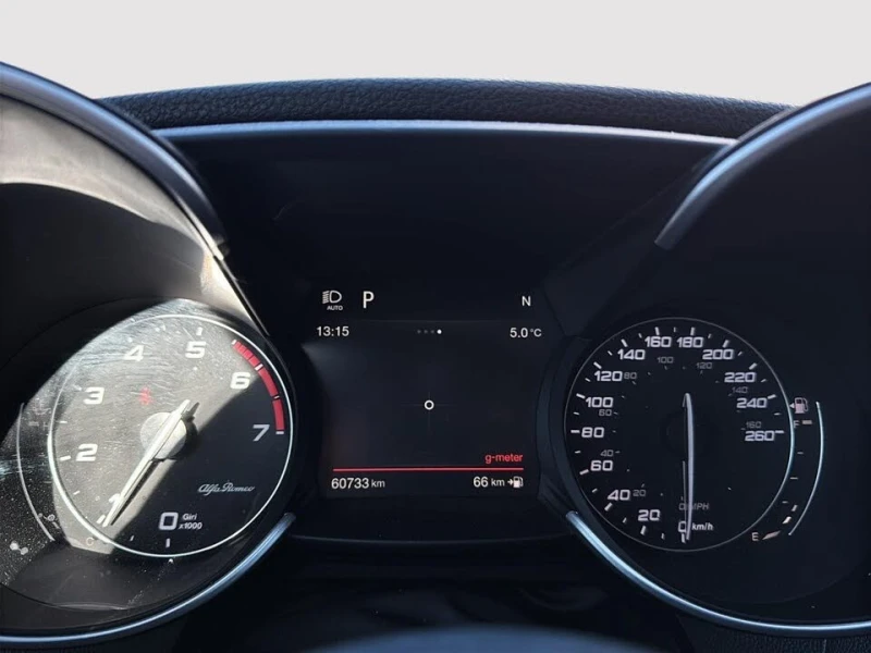 Alfa Romeo Giulia Ti Sport AWD * АвтоКредит* (ЦЕНА ДО БГ), снимка 14 - Автомобили и джипове - 53419291