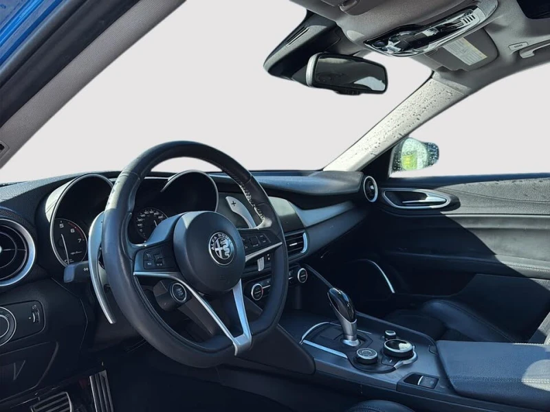 Alfa Romeo Giulia Ti Sport AWD * АвтоКредит* (ЦЕНА ДО БГ), снимка 6 - Автомобили и джипове - 53419291