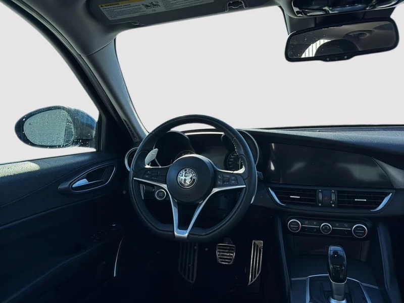 Alfa Romeo Giulia Ti Sport AWD * АвтоКредит* (ЦЕНА ДО БГ), снимка 10 - Автомобили и джипове - 53419291