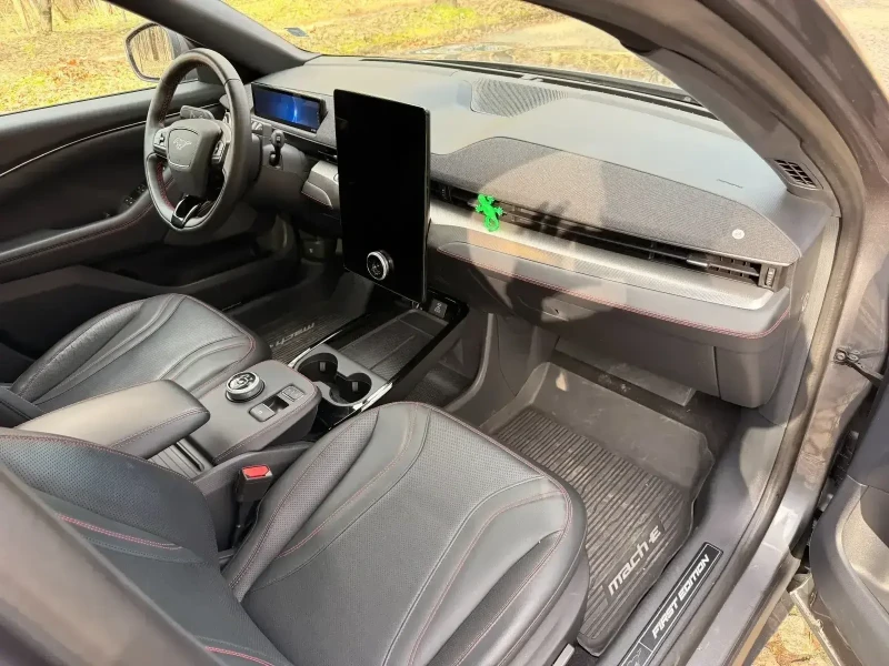 Ford Mustang Mach-E, снимка 11 - Автомобили и джипове - 53501221