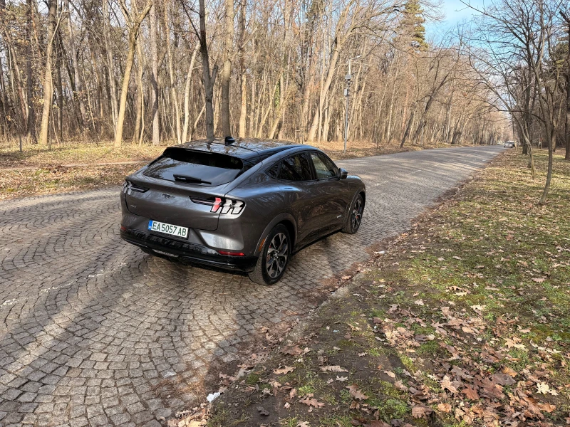 Ford Mustang Mach-E, снимка 6 - Автомобили и джипове - 53501221