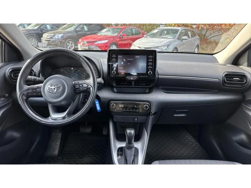 Toyota Yaris, снимка 8 - Автомобили и джипове - 47632542