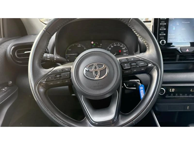 Toyota Yaris, снимка 13 - Автомобили и джипове - 47632542