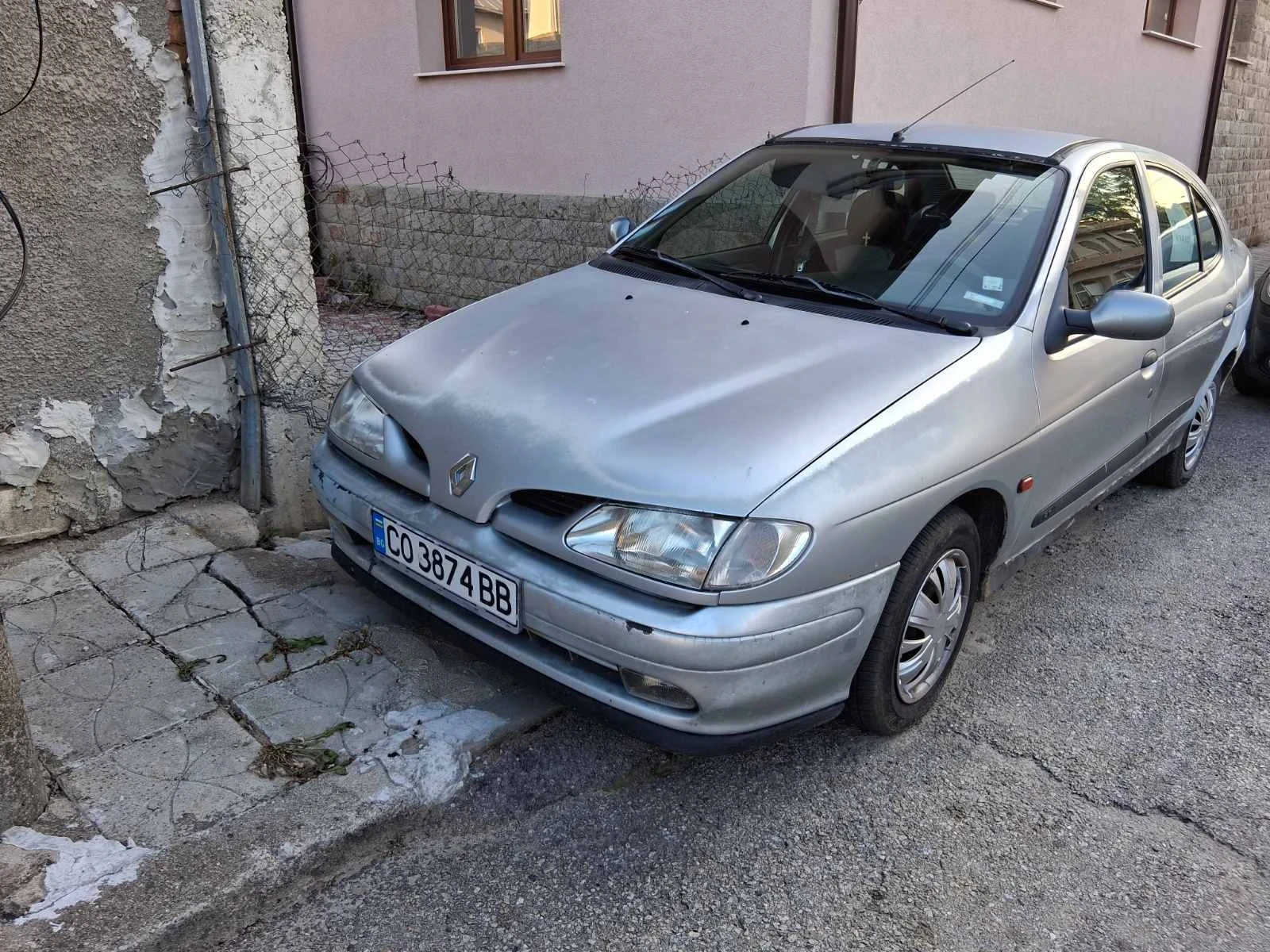 Renault Megane 1.6 - изображение 3