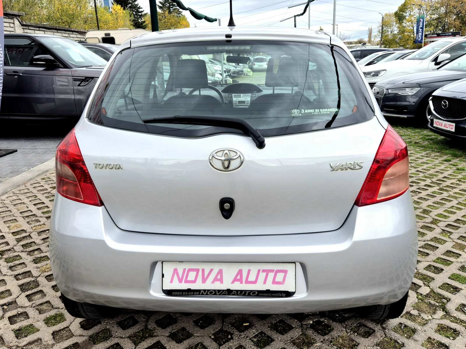 Toyota Yaris 1.0I - изображение 3