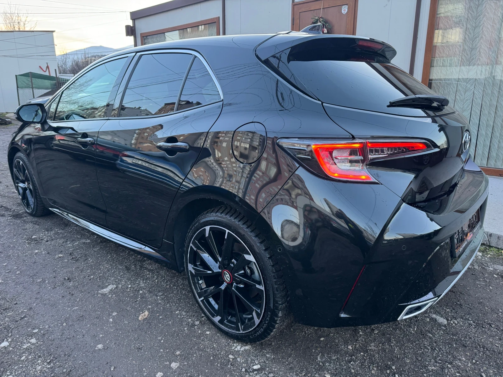 Toyota Corolla GR-2.0Hybrid FULL Гаранция! - изображение 6