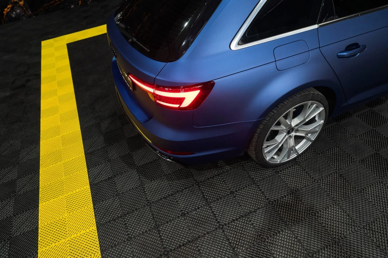 Audi A4 AVANT 2.0TDI FULL S LINE NAVI ������ 100% | Mobile.bg � ����������� 8