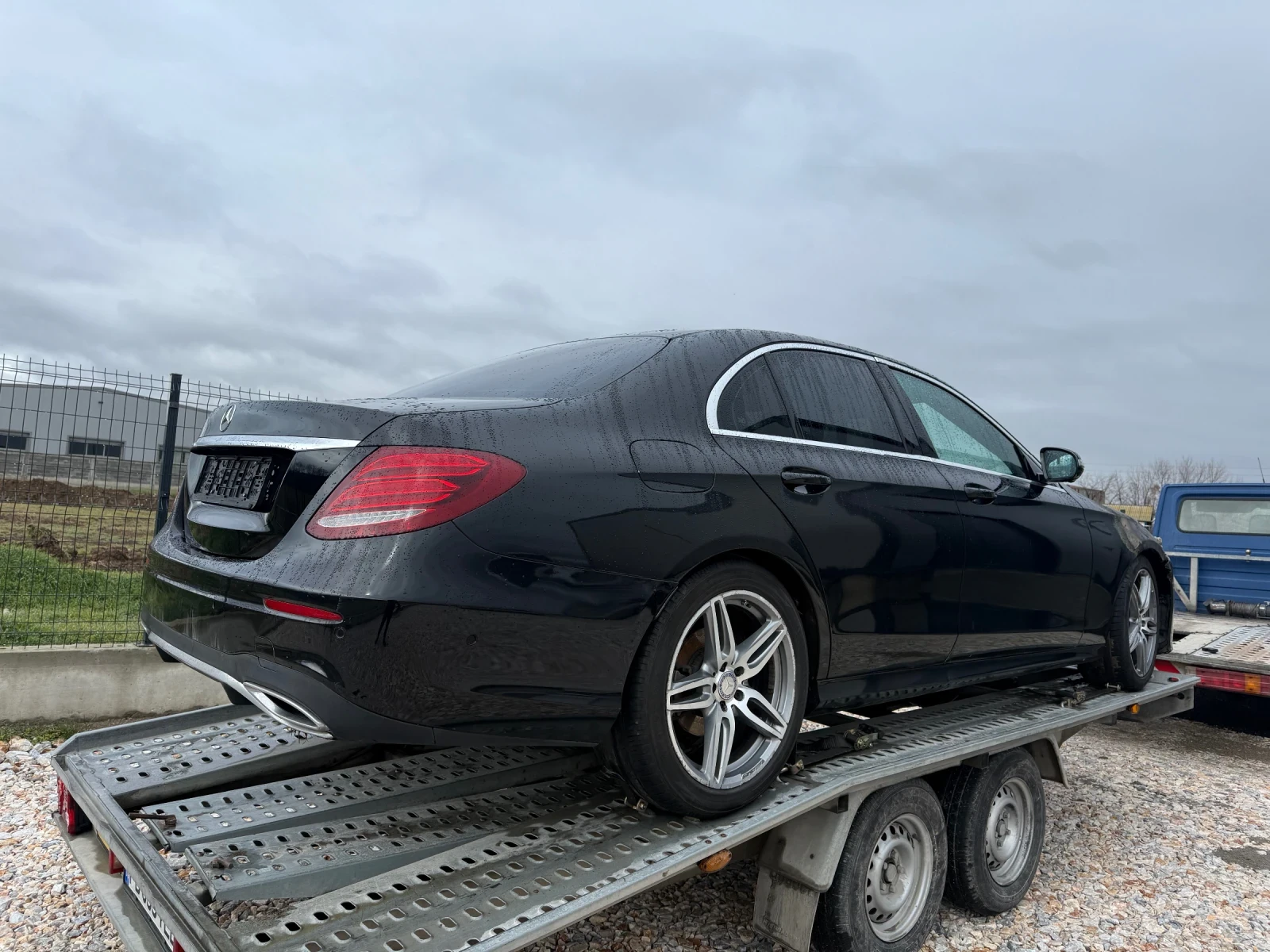 Mercedes-Benz E 220 * AMG Пакет*  - изображение 3