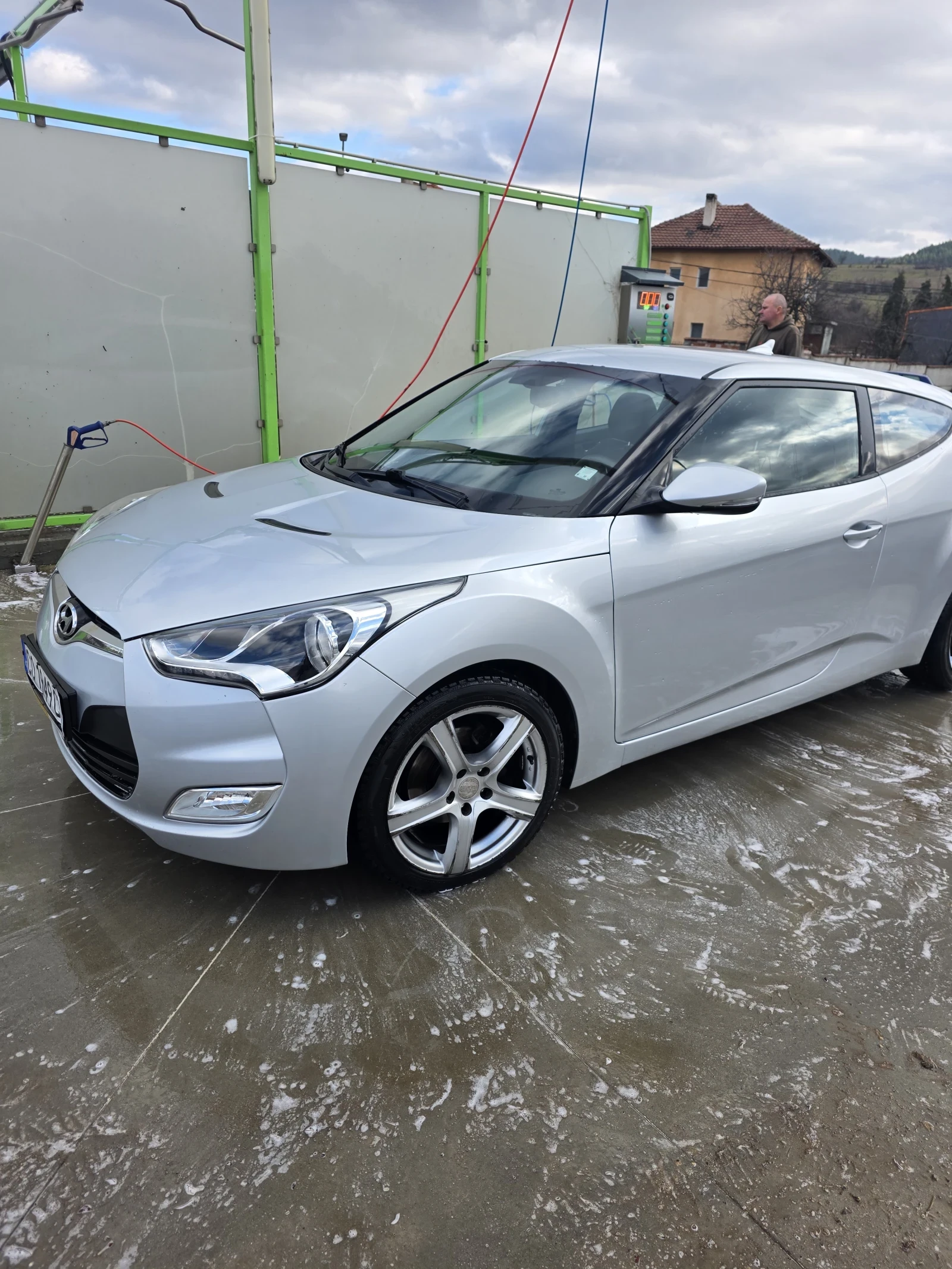 Hyundai Veloster   - изображение 2