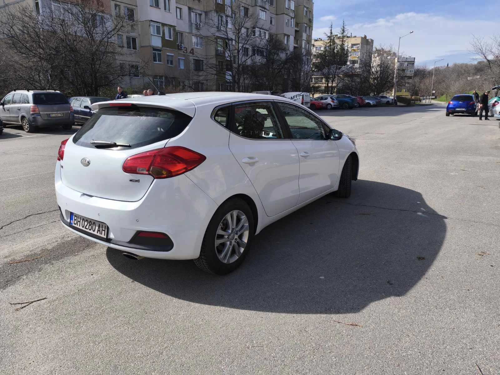 Kia Ceed 1.6, снимка 5 - Автомобили и джипове - 53840111