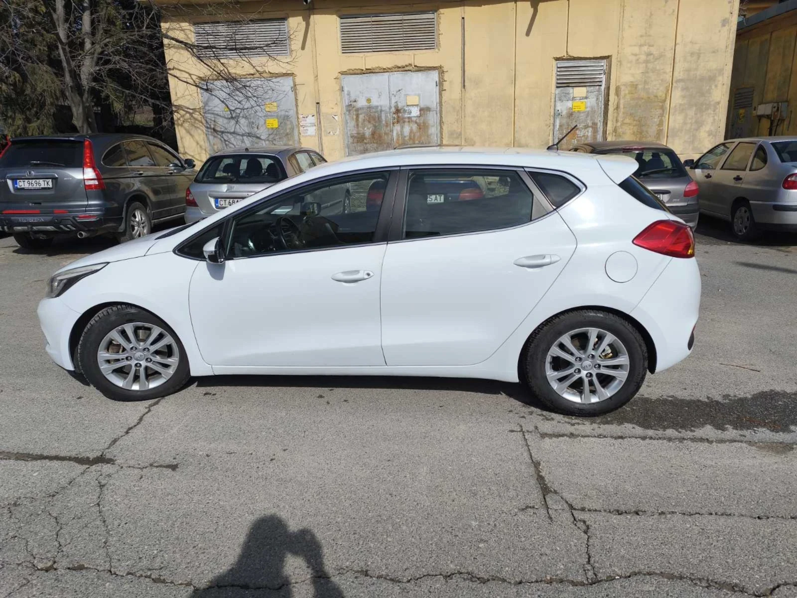 Kia Ceed 1.6, снимка 4 - Автомобили и джипове - 53840111