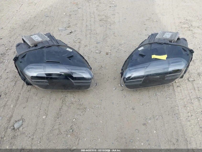 Porsche Taycan | НАЛИЧНИ ФАРОВЕ | , снимка 11 - Автомобили и джипове - 53907646