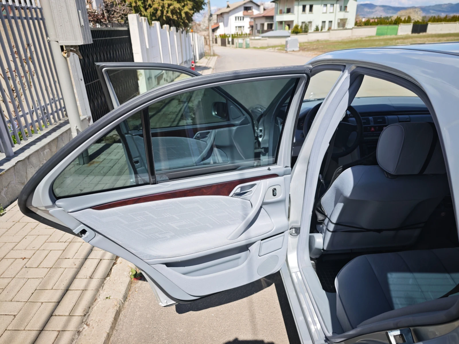 Mercedes-Benz E 240 | Mobile.bg � ����������� 8