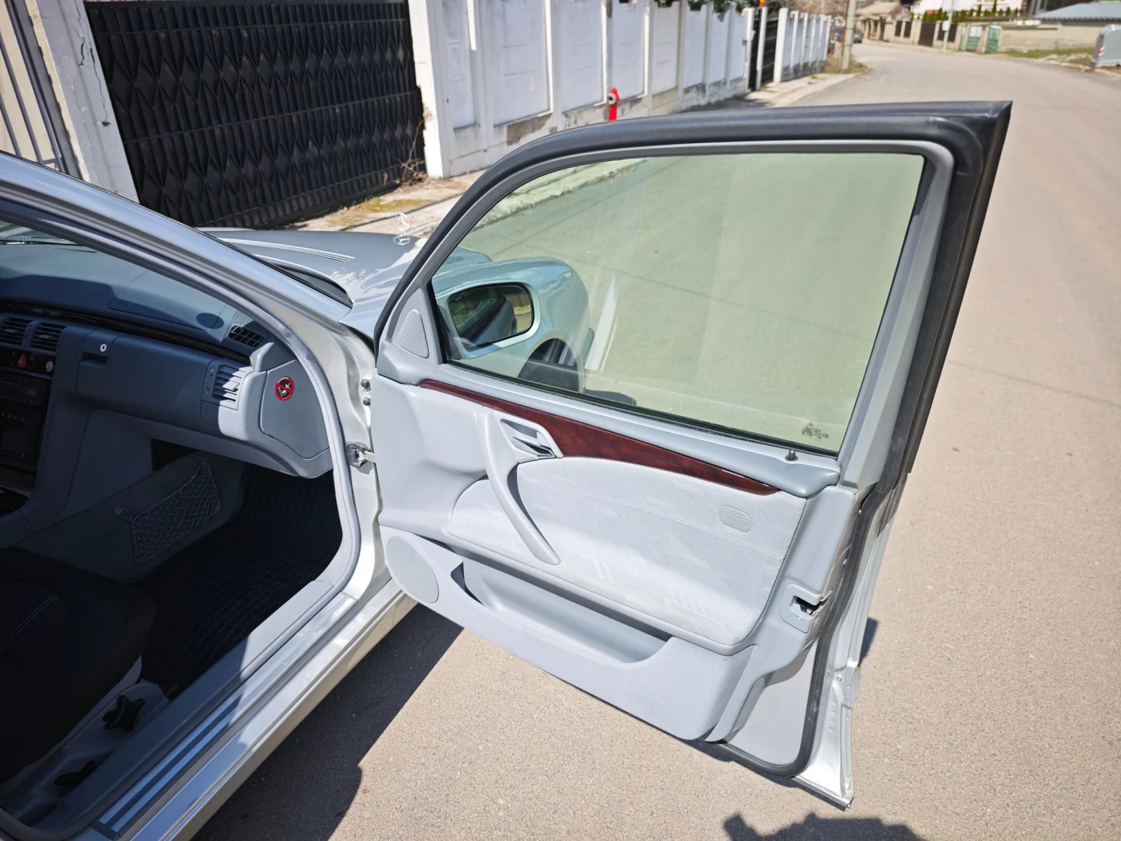 Mercedes-Benz E 240 | Mobile.bg � ����������� 11