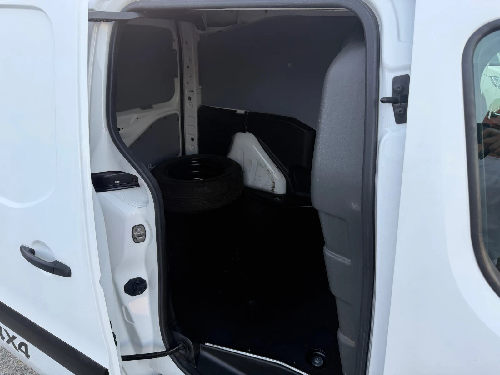Peugeot Partner 1.6HDI - 100 к.с / DANGEL 4X4 / EURO6 / 146 000 км, снимка 14 - Автомобили и джипове - 54858421