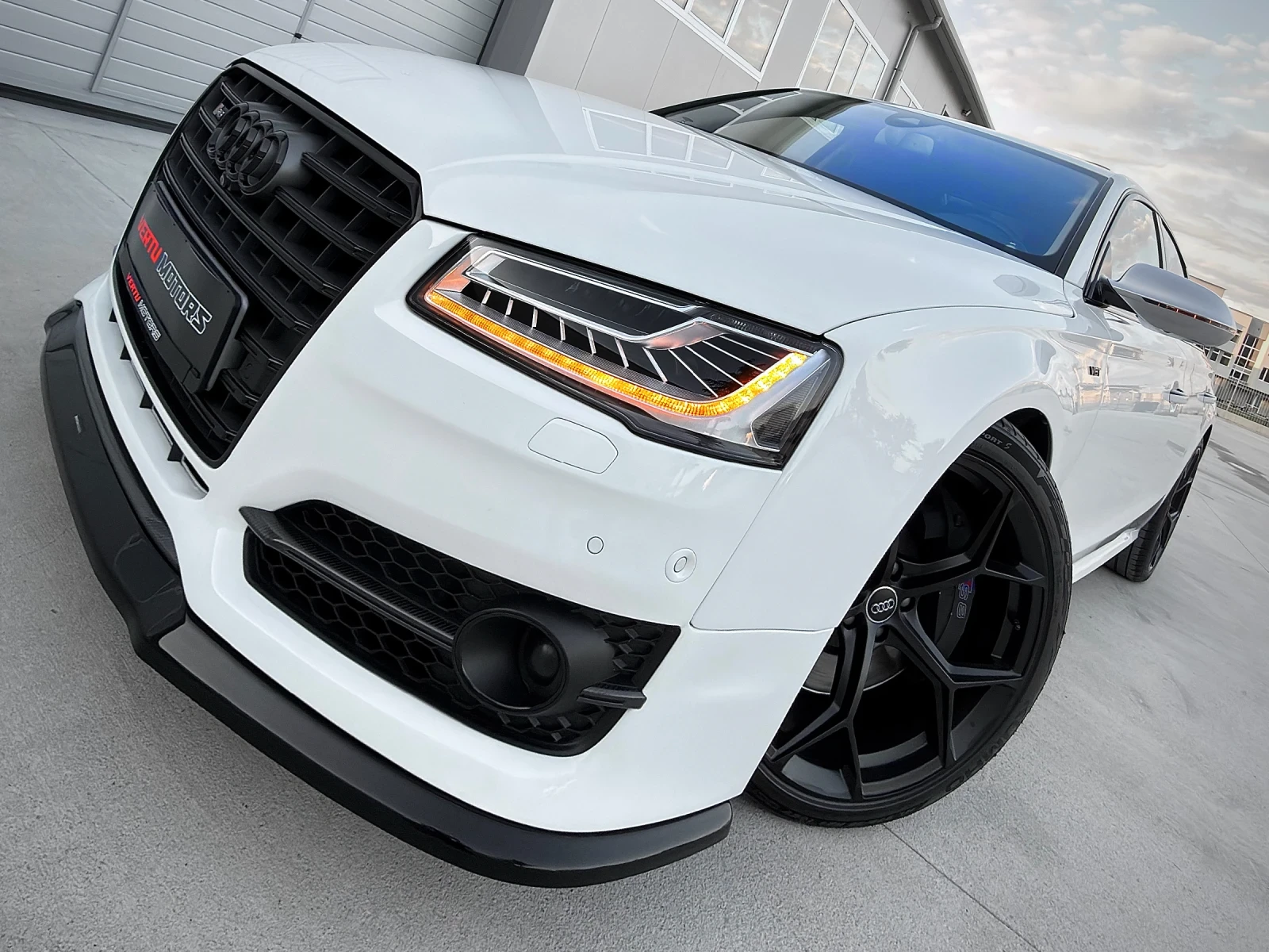 Audi S8 + / ABT 750hp/ CARBON/ EXCLUSIVE/ 360 CAMERAS/, снимка 17 - Автомобили и джипове - 54874343