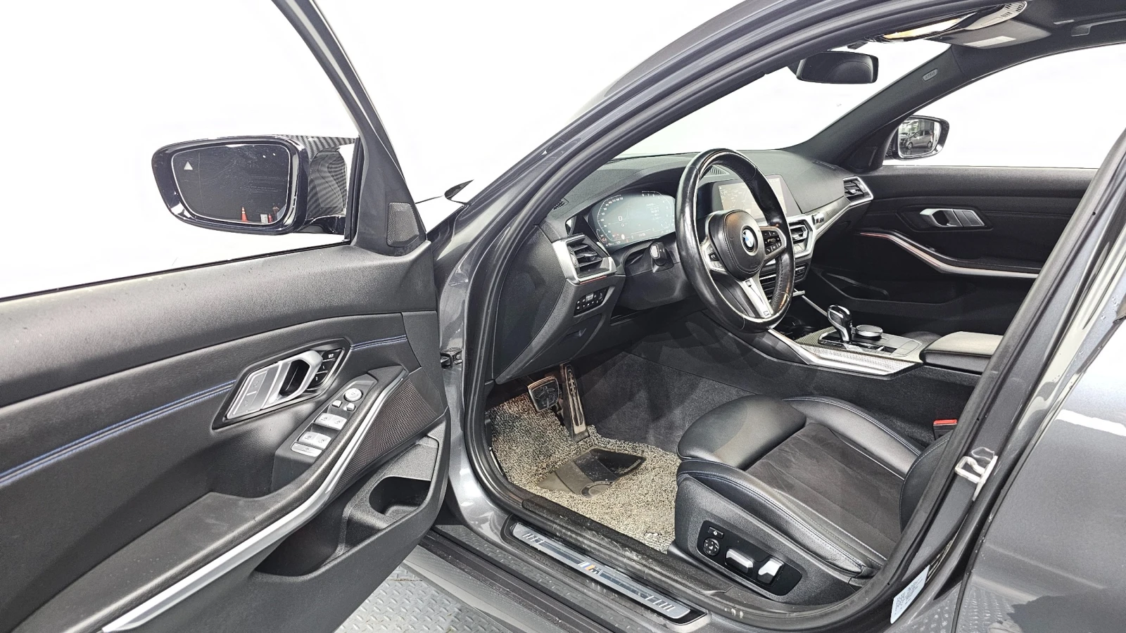 BMW 320 320i M Sport | HUD | Cruis Control| LED Фарове, снимка 14 - Автомобили и джипове - 55154221