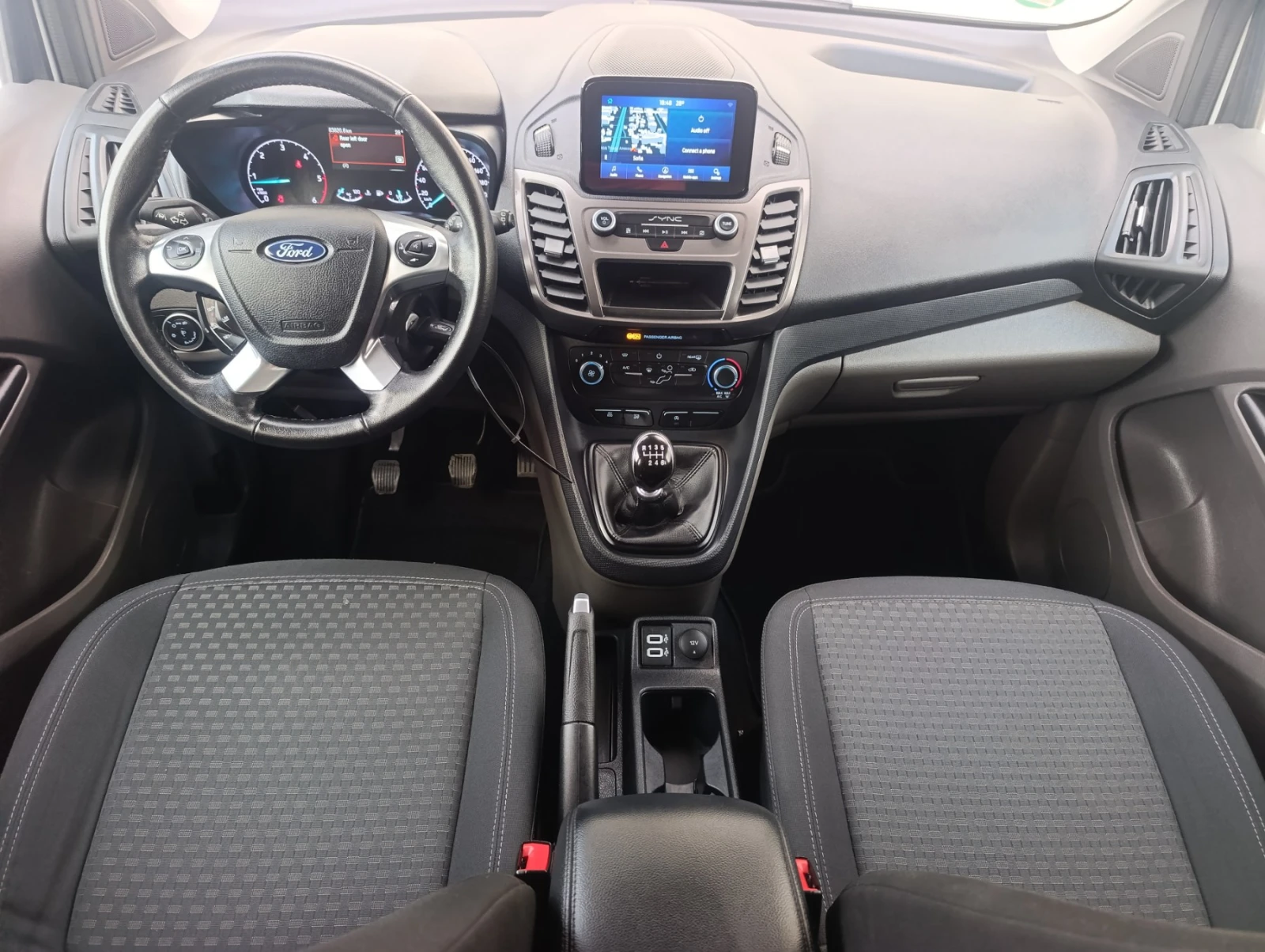 Ford Tourneo Connect 1.5 TDCI ДЪЛГА БАЗА!, снимка 9 - Автомобили и джипове - 55613850