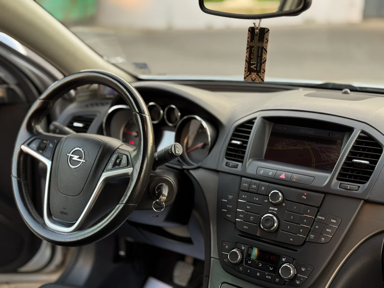 Opel Insignia 2.0 CDTI, снимка 14 - Автомобили и джипове - 55630392