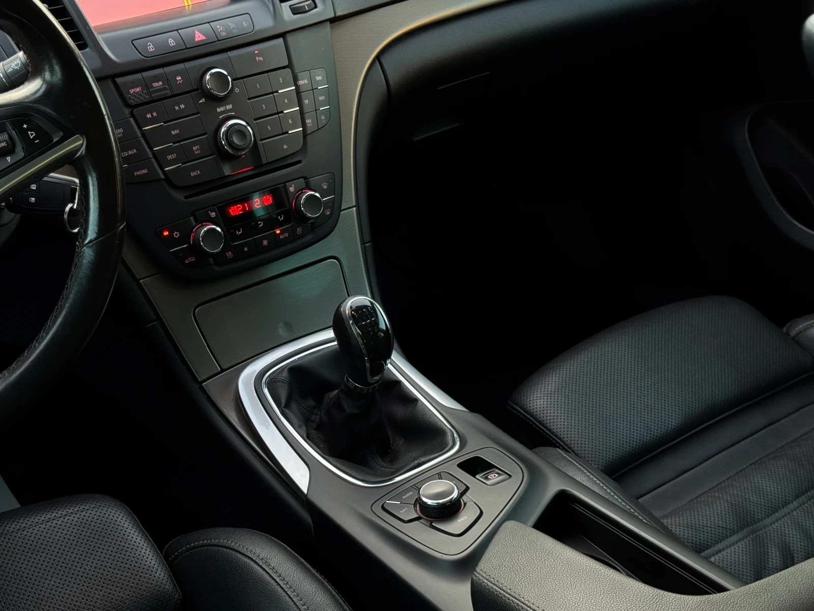 Opel Insignia 2.0 CDTI, снимка 13 - Автомобили и джипове - 55630392